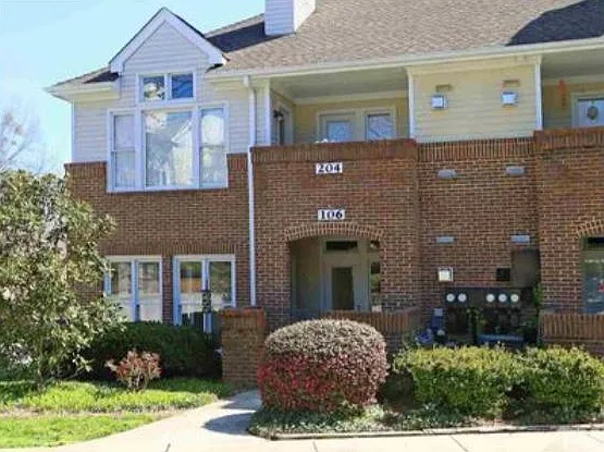 1050 Washington St #106 — Photo 2