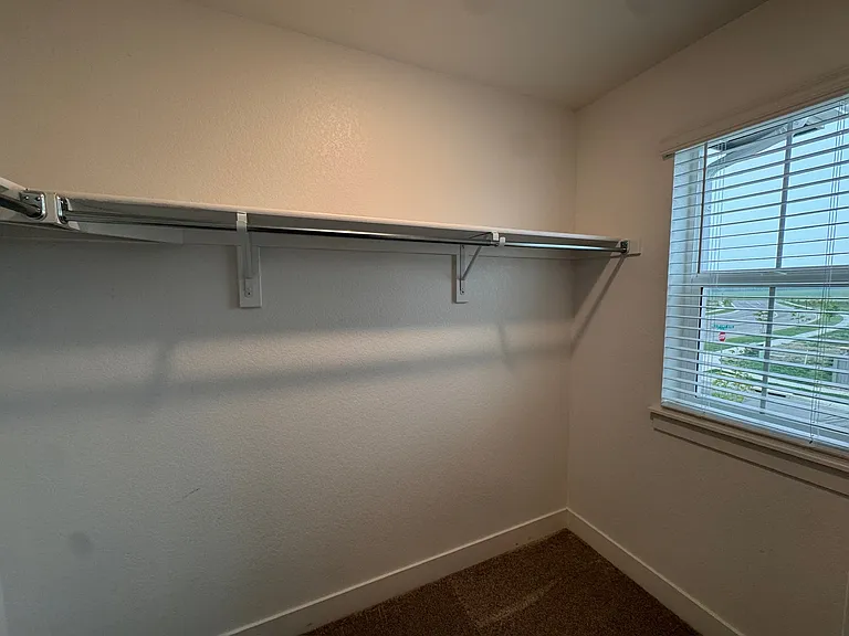 1710 Westport Ave — Photo 25