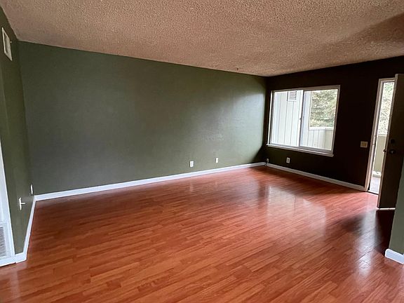 3rd image of 2152 Galveston Ave