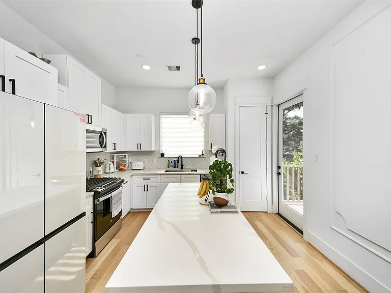 1837 Flowing Springs Trl — Photo 21
