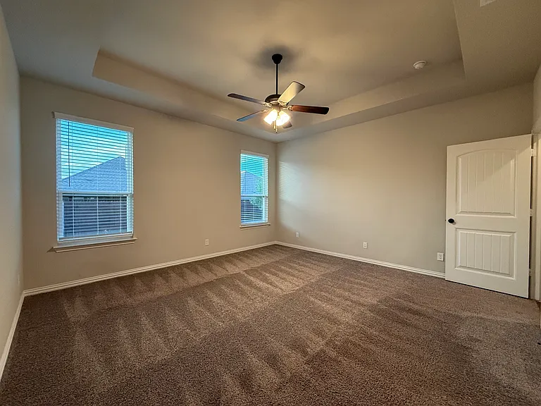 1717 Victoria Dr — Photo 15