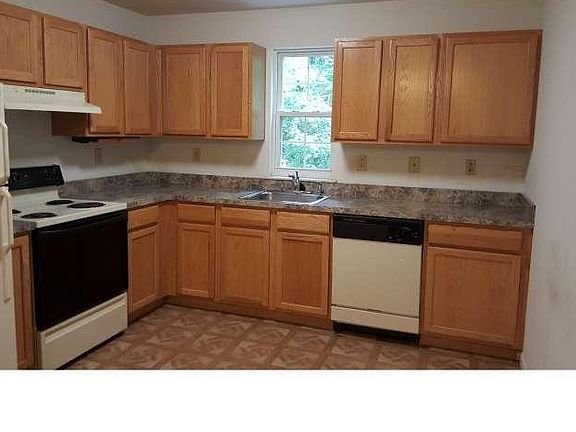 4th image of 414 Ashburton Pl