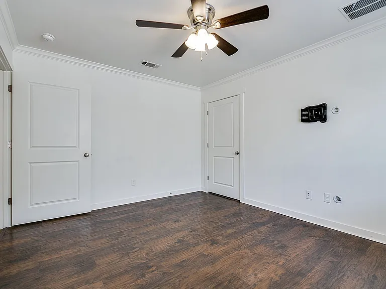 5918 Southampton Pl — Photo 26