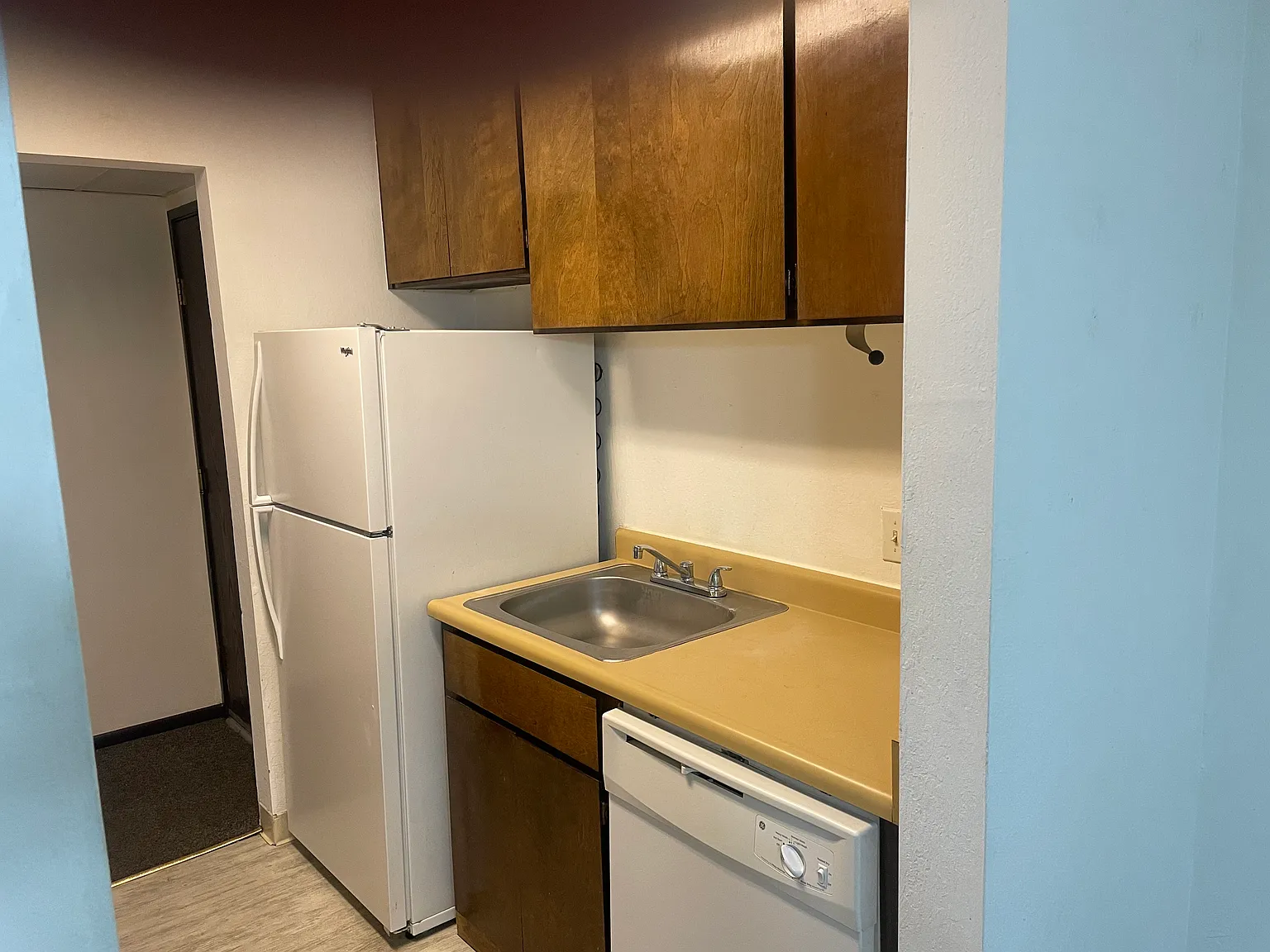 1 bed, 677 sqft, $1,300 — Photo 3