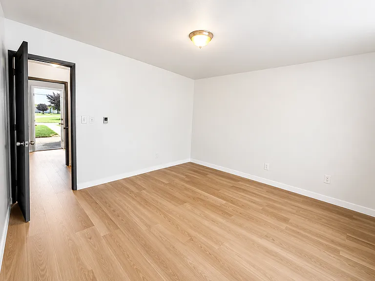 703 Woodford Ave N #3A — Photo 2