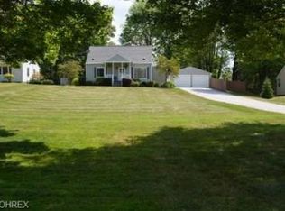 2168 Auberry Dr, Akron, OH 44312