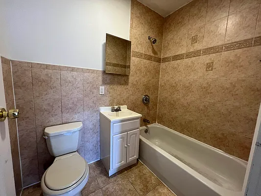 Rented by Rumah Realty Inc | media 52