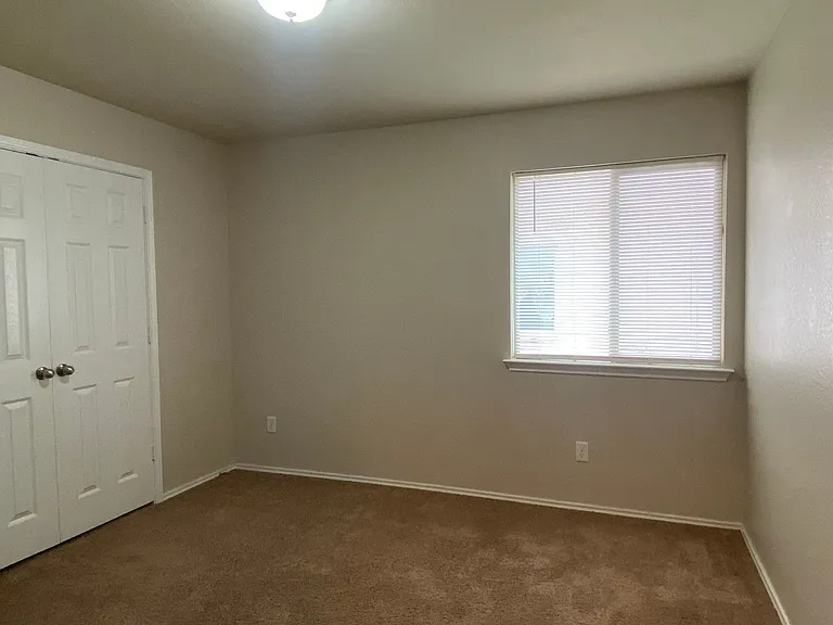 6011 Ambrose Cir — Photo 14