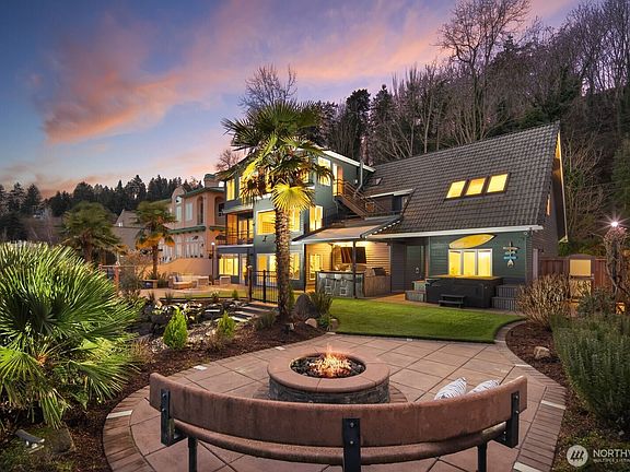 2nd image of 14014 Riviera Place NE