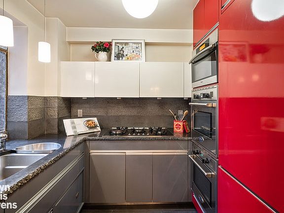 5th image of 45 W 54th St #6C