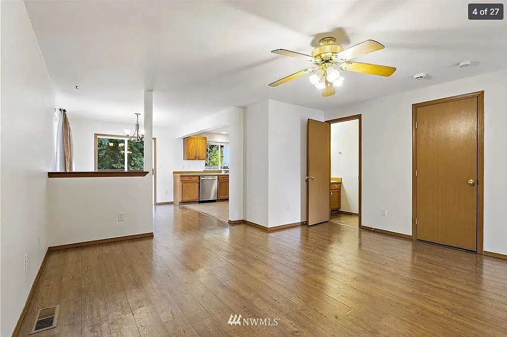 3 bed, 2.5 bath, 1389 sqft, $2,800 — Photo 4