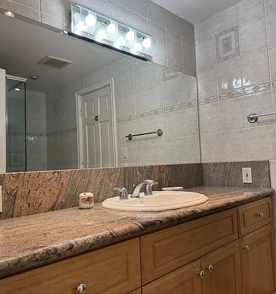 5412 Hazeltine Ave — Photo 9