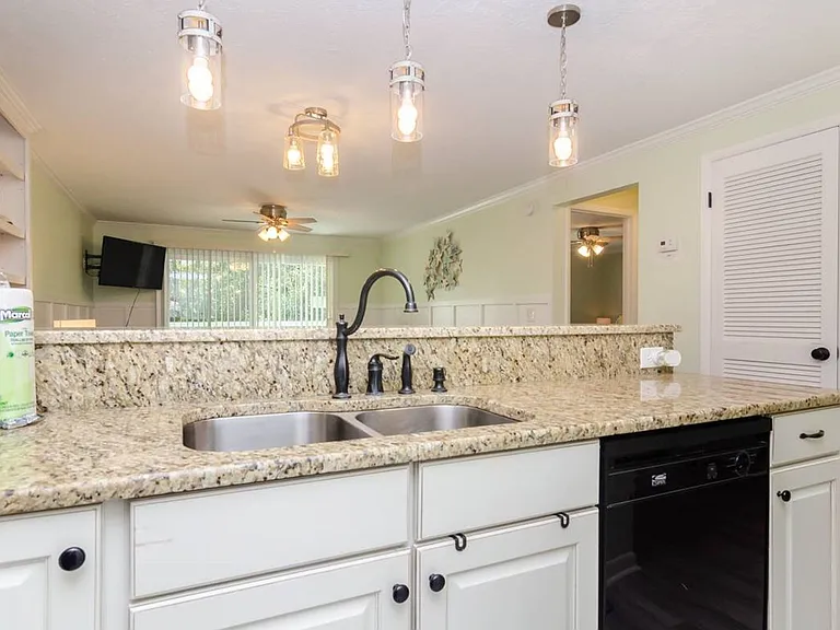 2302A Surfrider Cir — Photo 11