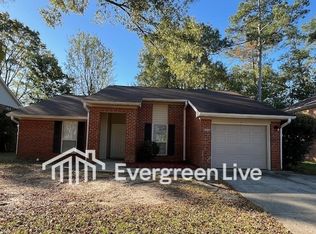 900 Bellflower Cir, Raeford, NC 28376