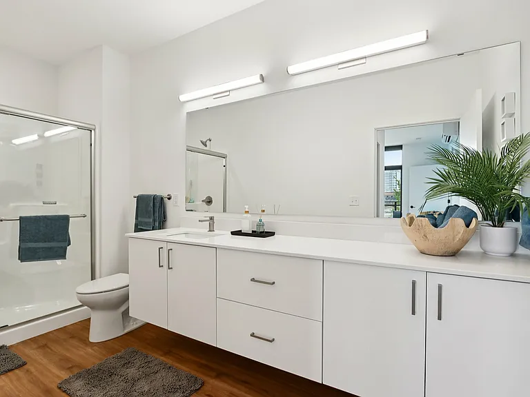 Capricorn 2 bed, 2 bath + den