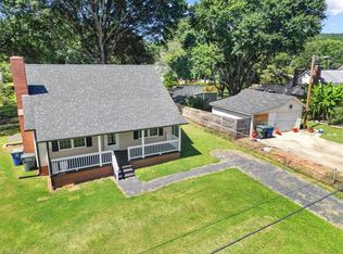 300 N 8th Ave, Mayodan, NC 27027