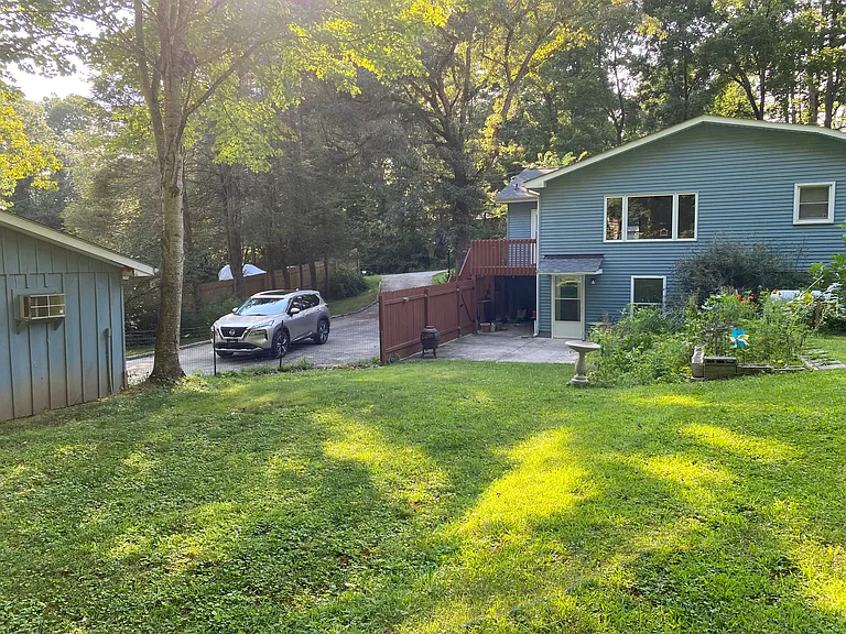 909 Dorothy St — Photo 6