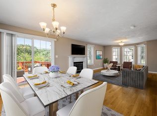 25 Lilac Ln, Worcester, MA 01607