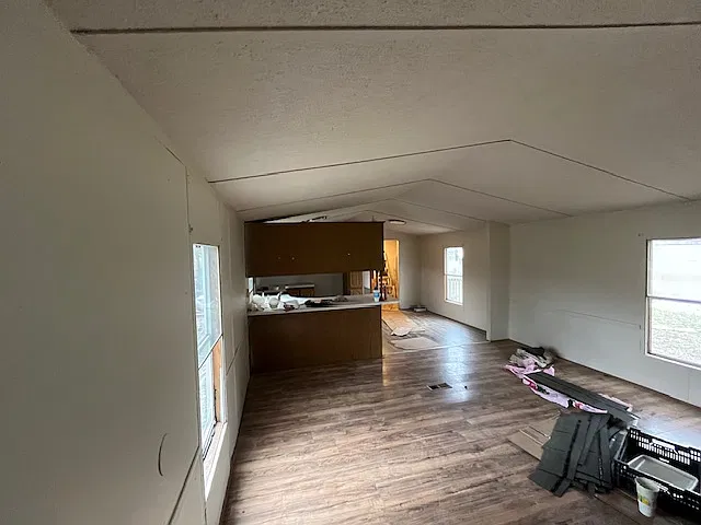 3 bed, 1200 sqft, $975 — Photo 4