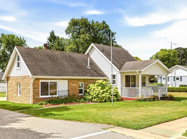 4903 Main St, Millington, MI 48746