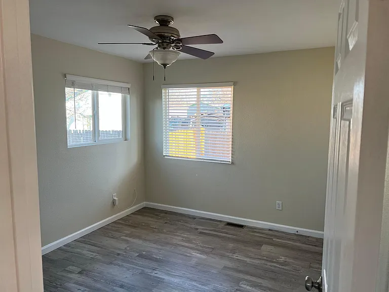 1656 Lansing St — Photo 13