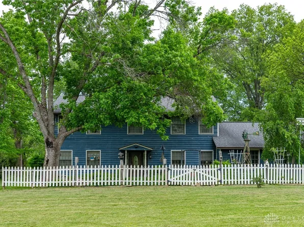 1180 Sugar Hill Ln, Xenia, OH 45385