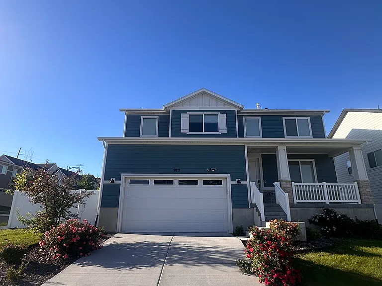 972 W Lucky Clover Dr — Photo 1