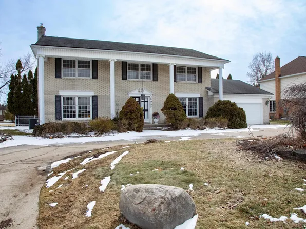 36045 Congress Ct, Farmington Hills, MI 48335