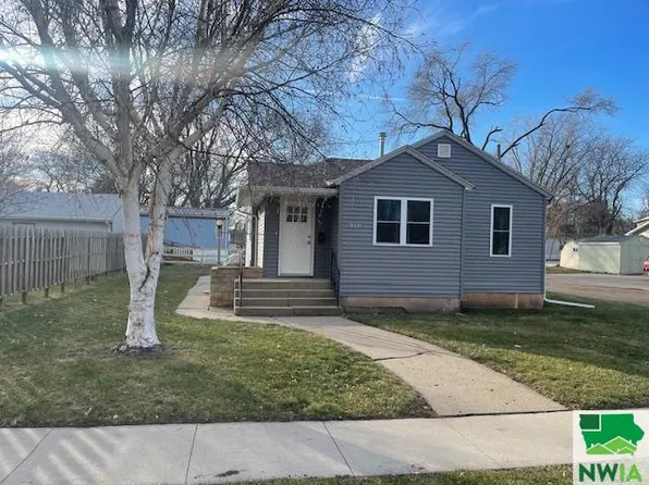 310 W Cedar St, Vermillion, SD 57069
