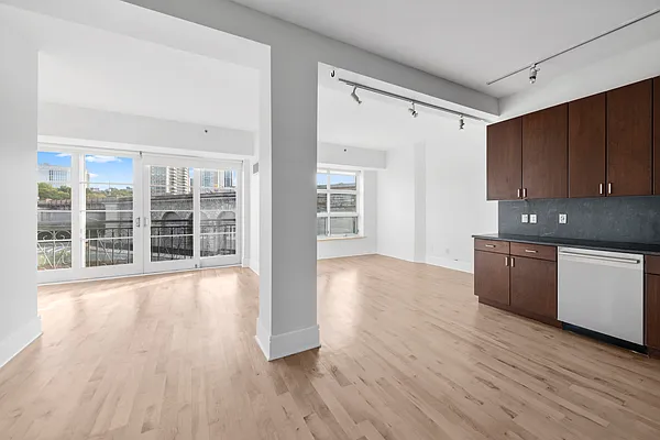 Rented by Compass | media 9