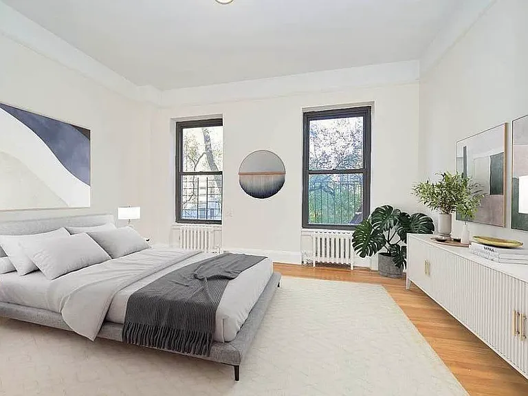 78 Manhattan Ave #4B — Photo 2