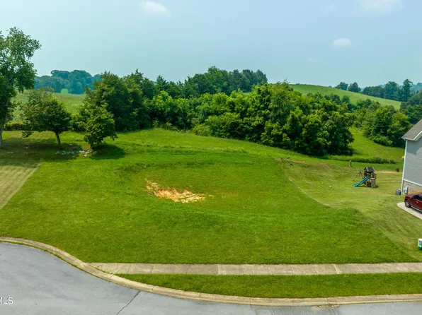 292 Galway Ct, Johnson City, TN 37615