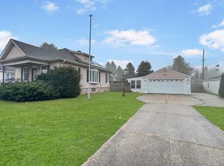 1123 Larson St, Racine, WI 53403