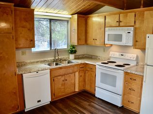 31587 Circle View Dr, Running Springs, CA 92382