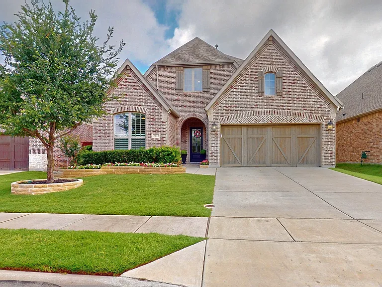 2912 Seattle Slew Dr — Photo 1