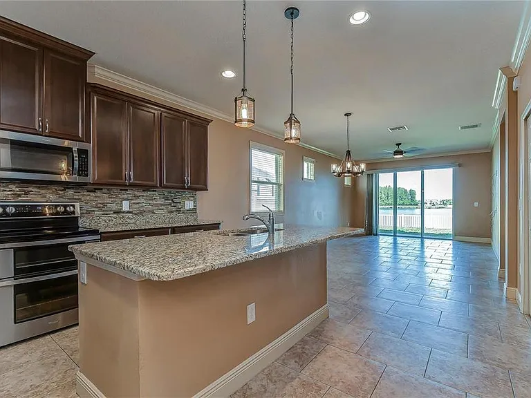 19391 Long Lake Ranch Blvd — Photo 7