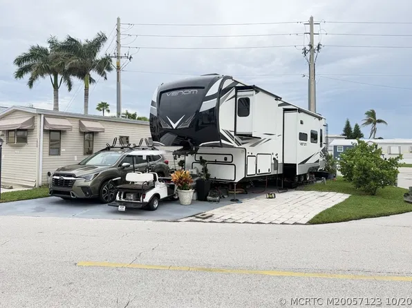 1027 Nettles Blvd, Jensen Beach, FL 34957