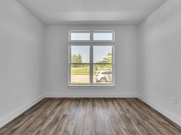 121 Shea Dr — Photo 41