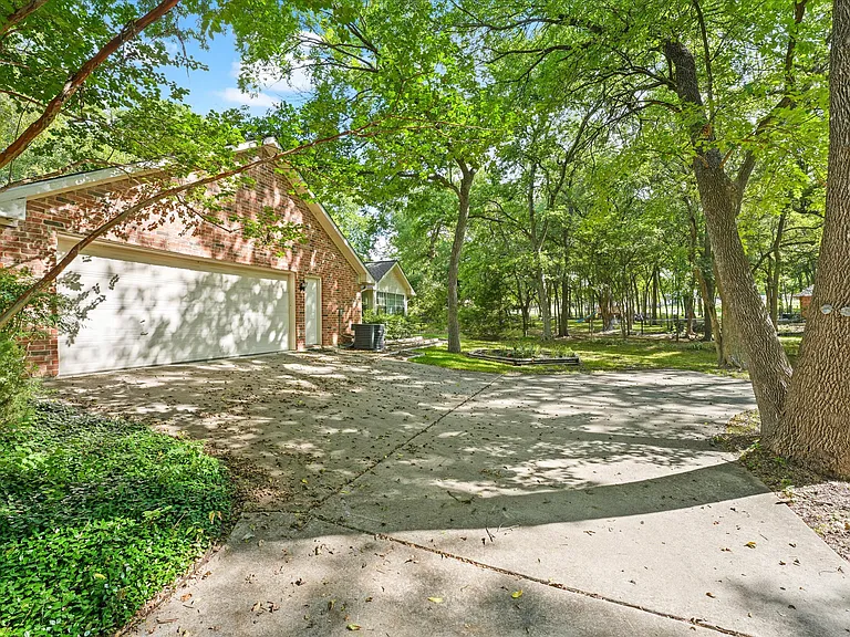 120 Hope Cir — Photo 24