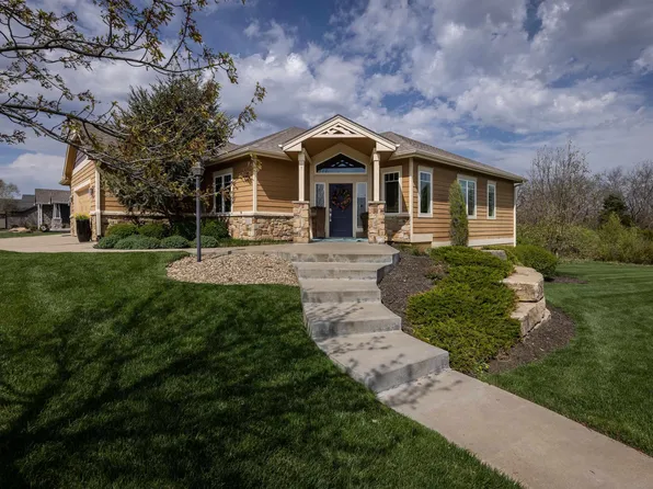 4301 SE Stone Ledge Dr, Topeka, KS 66609