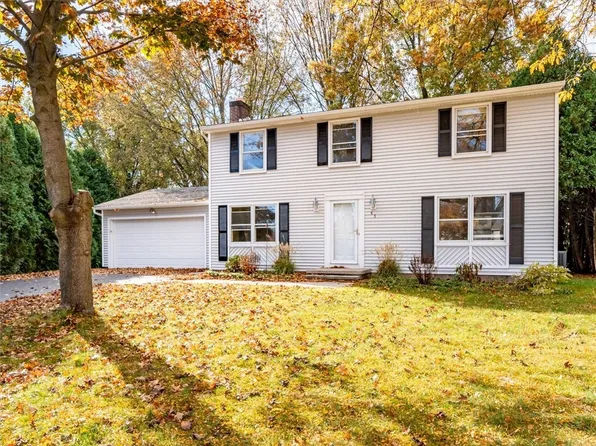 61 Wheatfield Cir, Fairport, NY 14450