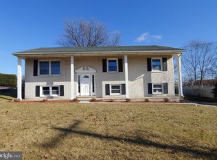 16 Colonial Dr, Jonestown, PA 17038