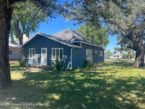 572 1st St S, Beach, ND 58621
