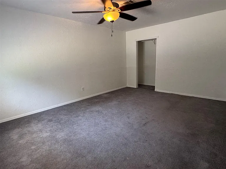 935 Creager St — Photo 6