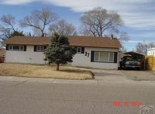 37 Loch Lomond Ln, Pueblo, CO 81001