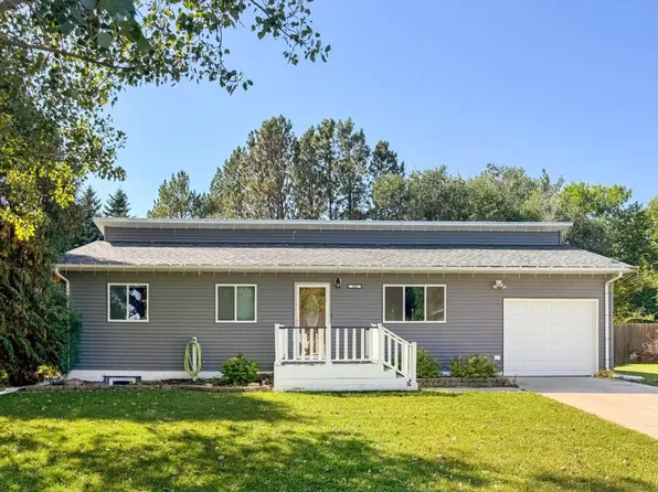 306 Grace St, Burlington, ND 58722