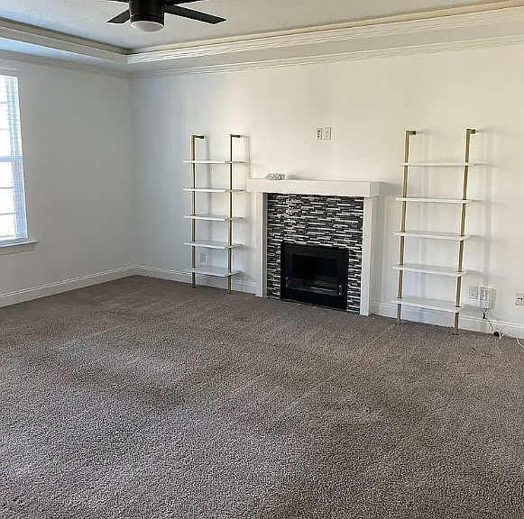 806 Richards Ct — Photo 4