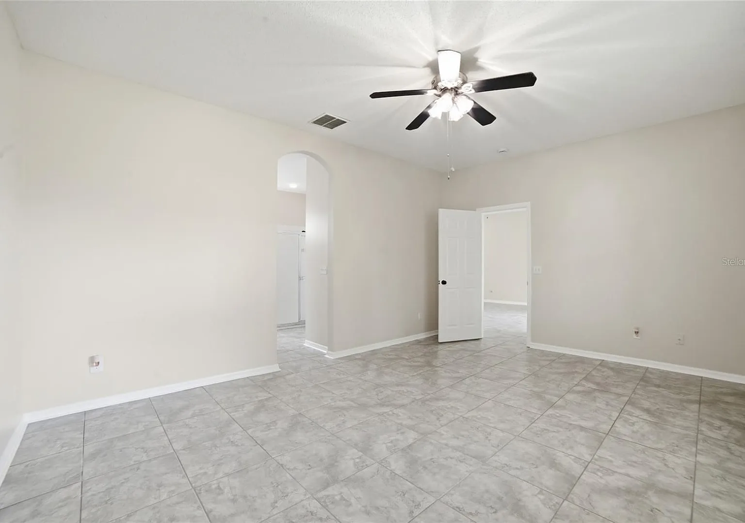 3 bed, 1611 sqft, $2,500 — Photo 4