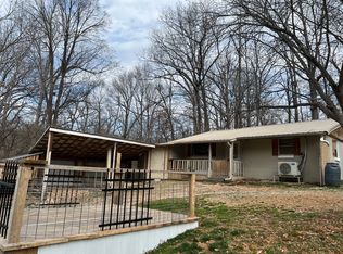 1674 N Double Springs Rd, Fayetteville, AR 72704