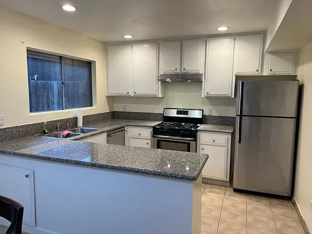 9200 Van Nuys Blvd #9